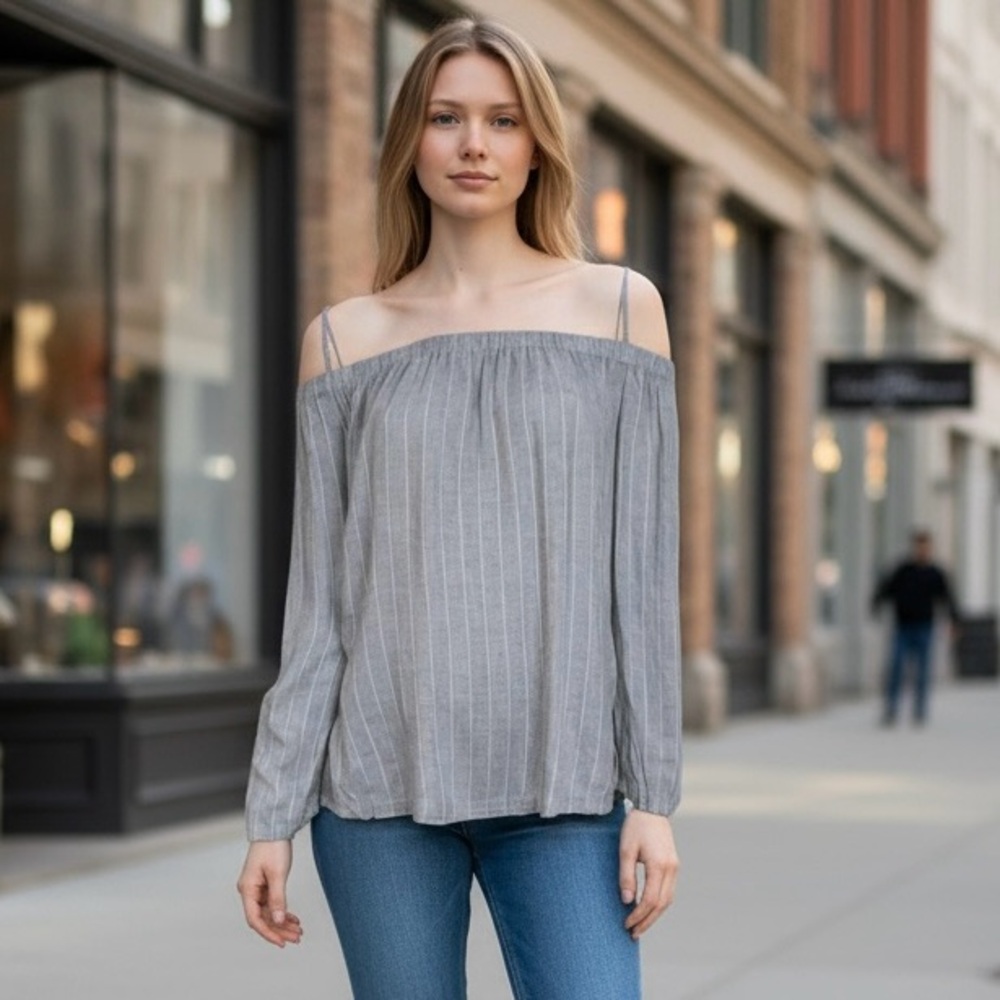 Cloth & Stone Spaghetti Strap Long Sleeve Off-Shoulder Light Gray‎ Tunic